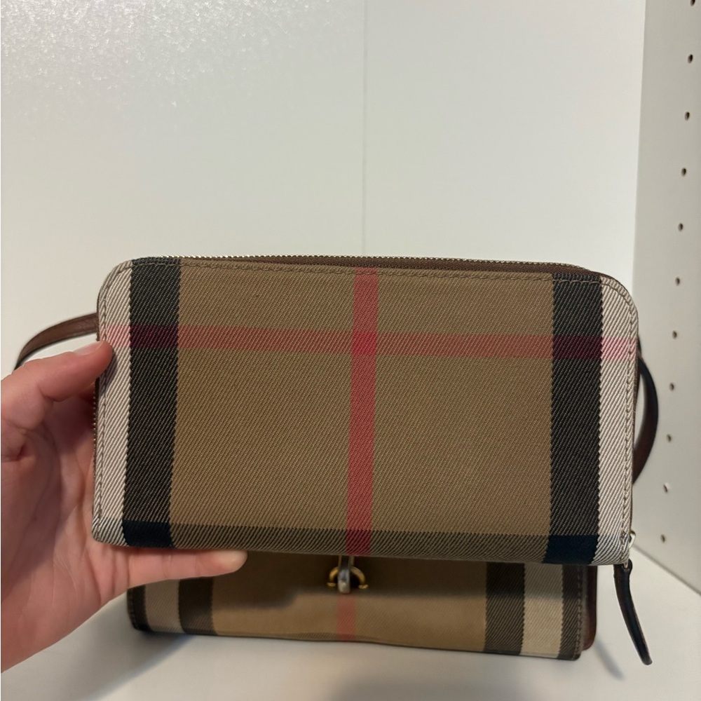 Burberry Brown and Tan Checkered Women's Bag Set - Picture 7 of 10
